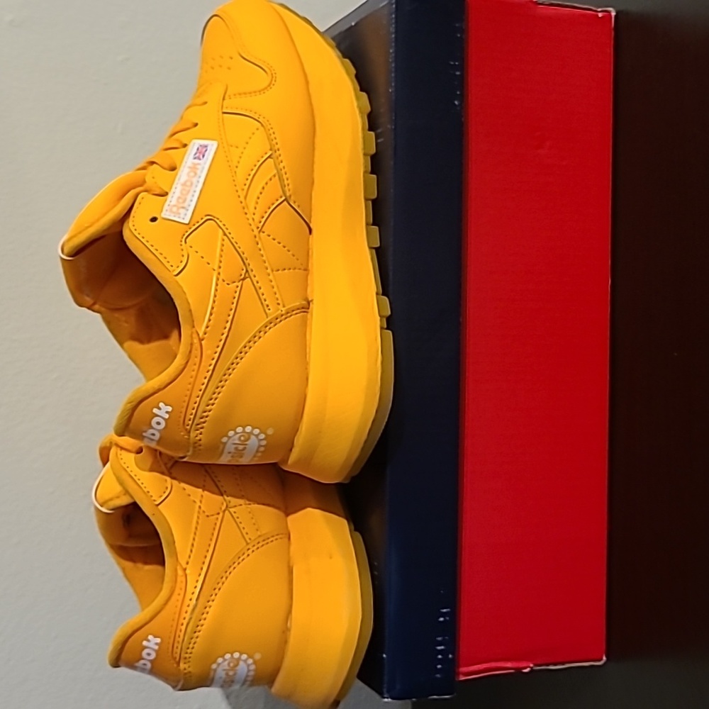 Junior Reeboks